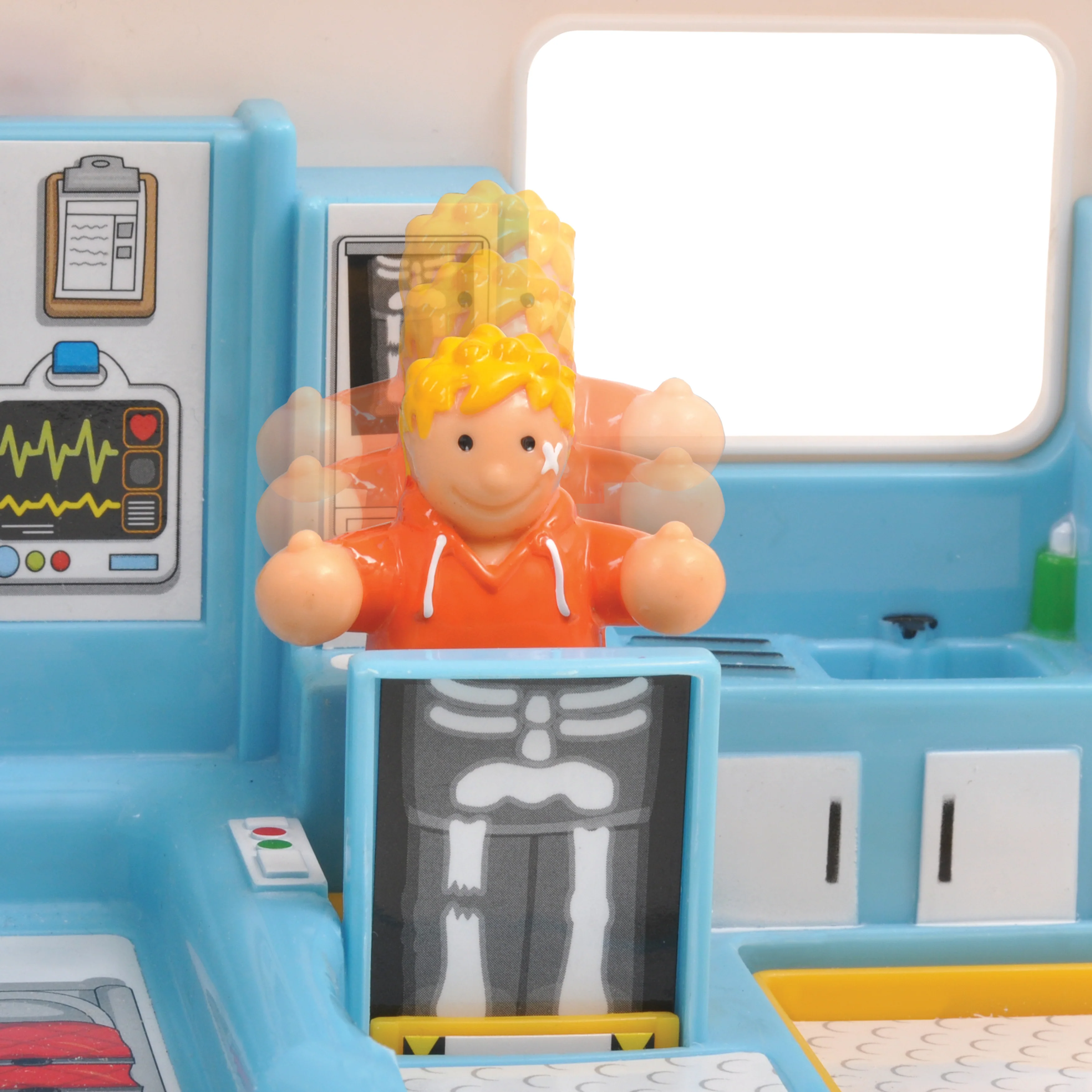 WOW Robin's Medical Rescue - Emergency (5 Piece Set) Ages 1+ - Image 3